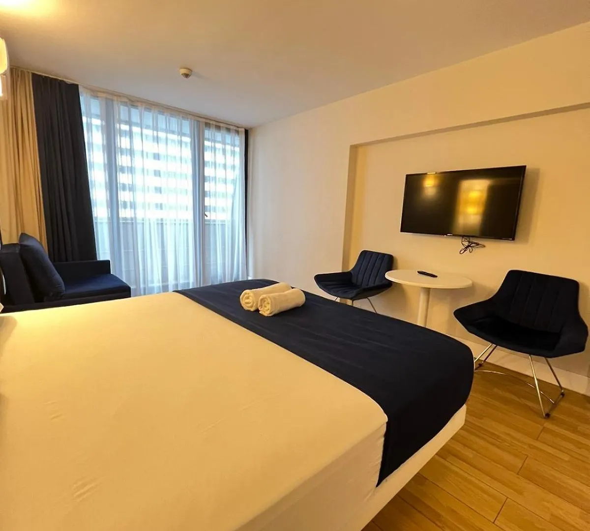 Hotel Downtown Centre In Batumi Aparthotel Orbi City N3